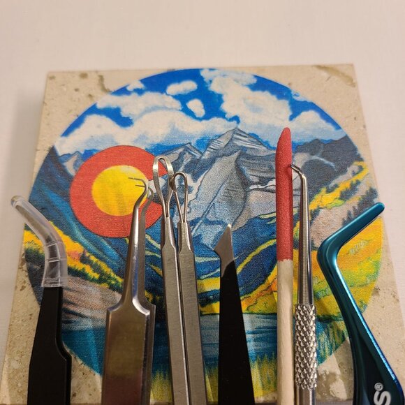 8 PIECE BEAUTY TOOL SET - Picture 2 of 2